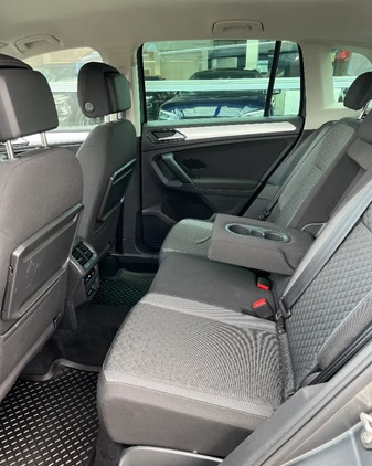 Volkswagen Tiguan cena 92899 przebieg: 99600, rok produkcji 2018 z Gdańsk małe 277